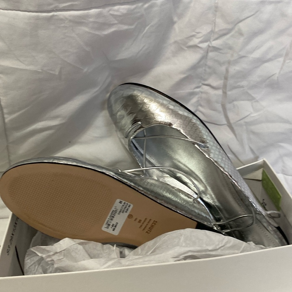 Cute silver flats